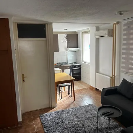 Apartment Apartman Ana *
